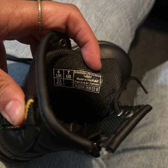 Dr. Marten toddler boots - Picture 5 of 6